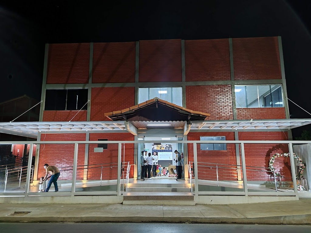 Fachada de Colégio Tiradentes PMMG - Montes Claros