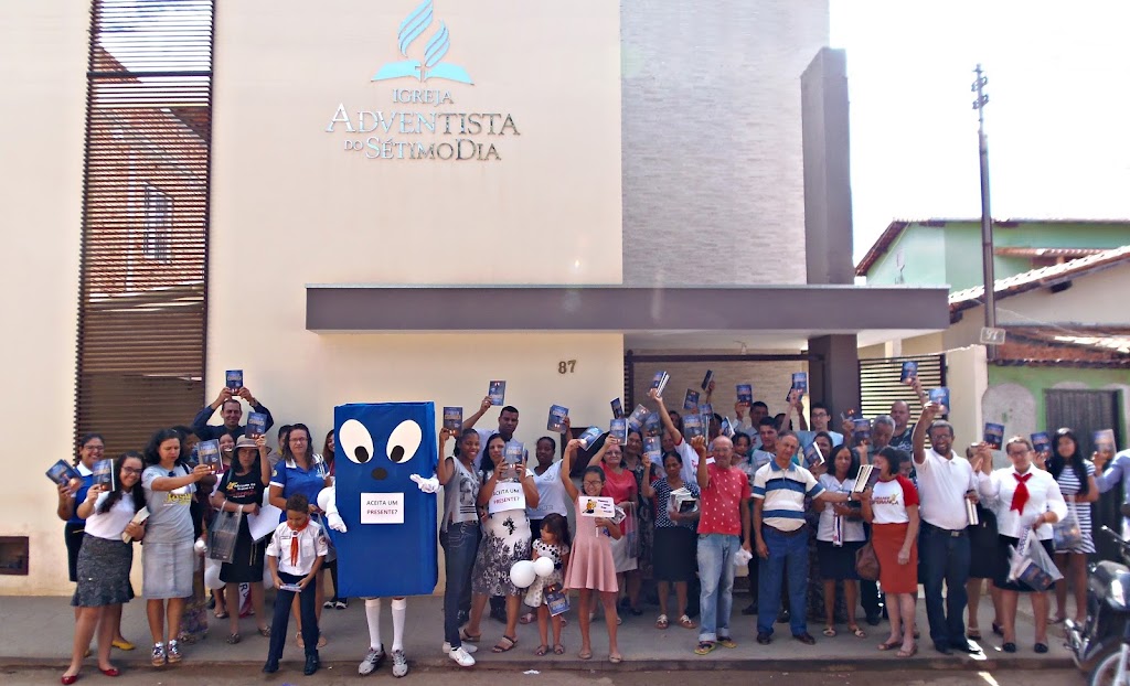 Fachada de Igreja Adventista do Sétimo Dia Delfino Magalhães