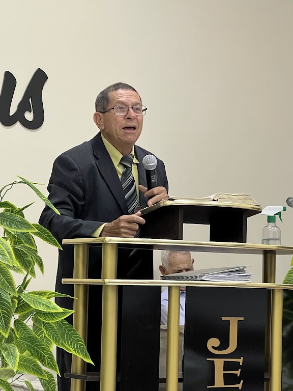 Fachada de Igreja Deus é Amor