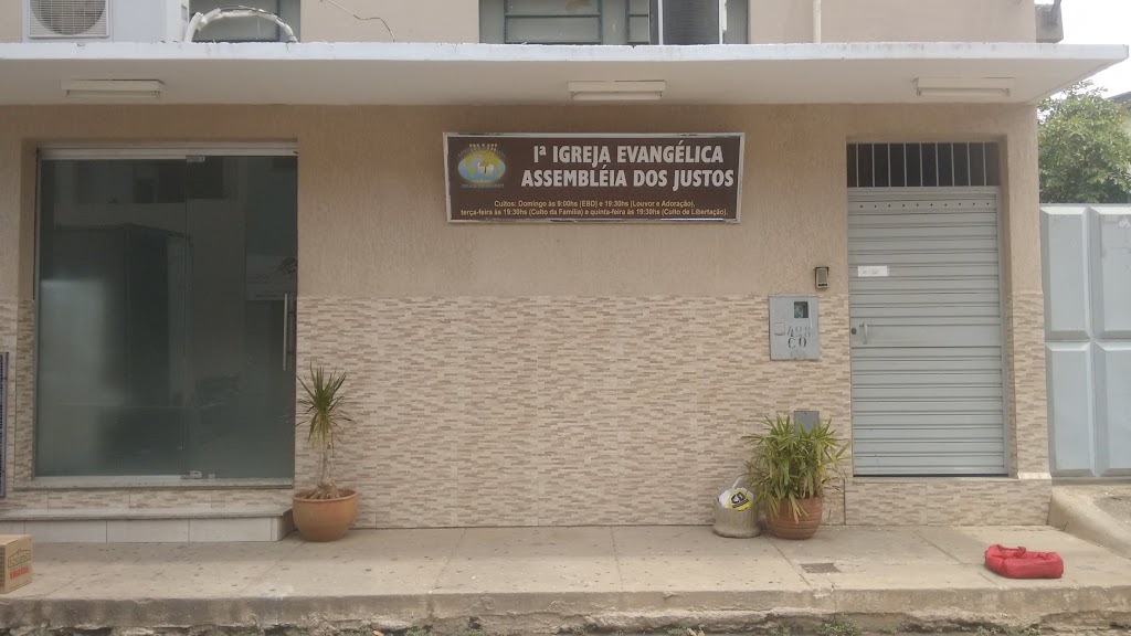 Fachada de 1° Igreja Evangélica Assembléia dos Justos