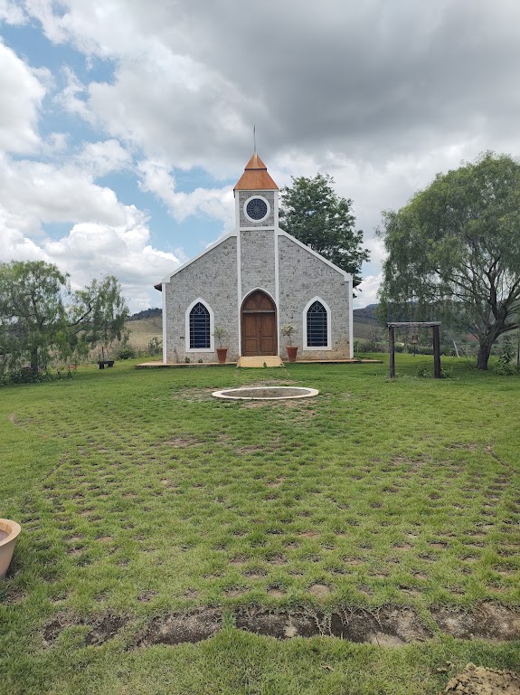 Fachada de Igreja Adventista Do Sétimo Dia Sítio Flamboiã