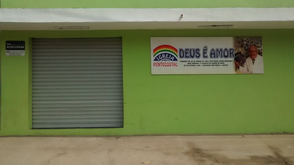 Fachada de Igreja Pentecostal Deus é Amor