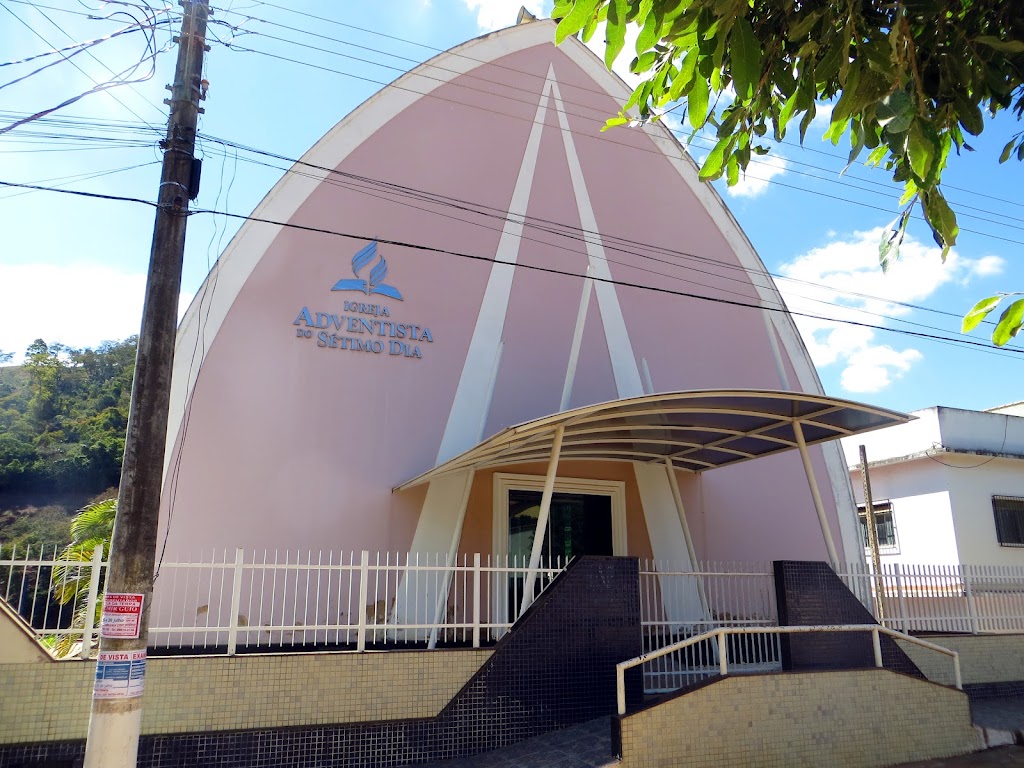 Fachada de Igreja Adventista Central de Sobreiro