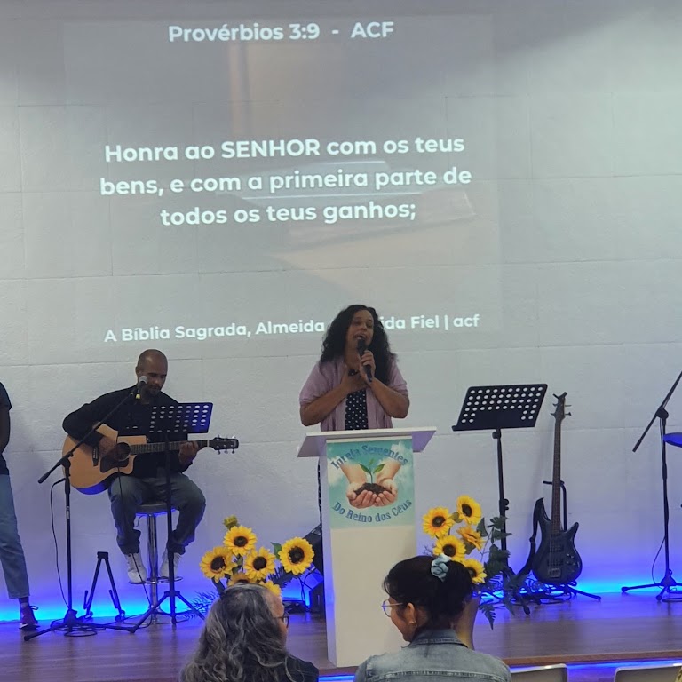 Fachada de Igreja Evangélica Sementes do Reino dos Céus