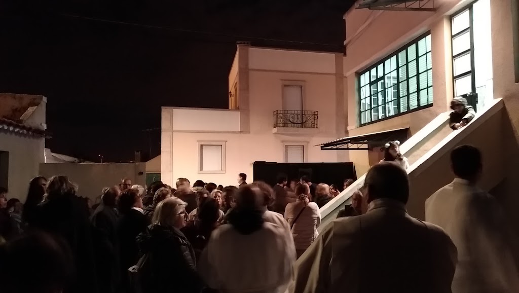Fachada de Centro Paroquial de Loures