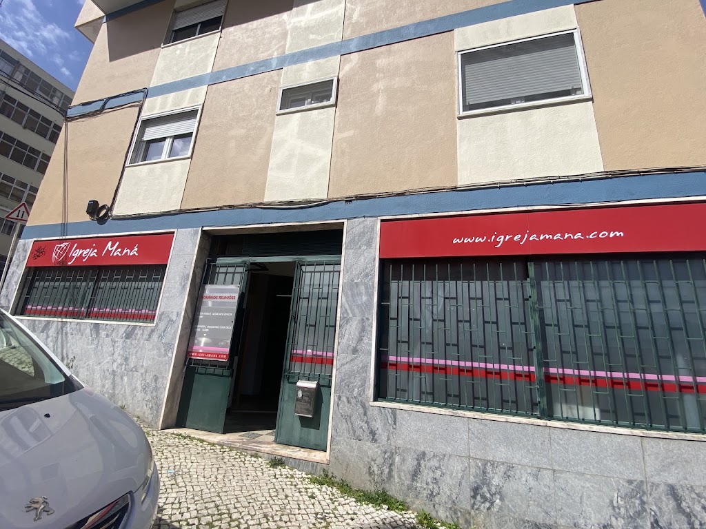 Fachada de Igreja Maná de Santo António dos Cavaleiros