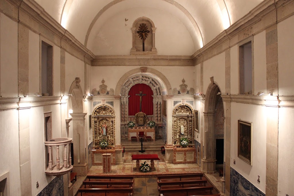 Fachada de Igreja Matriz de Santa Iria de Azóia