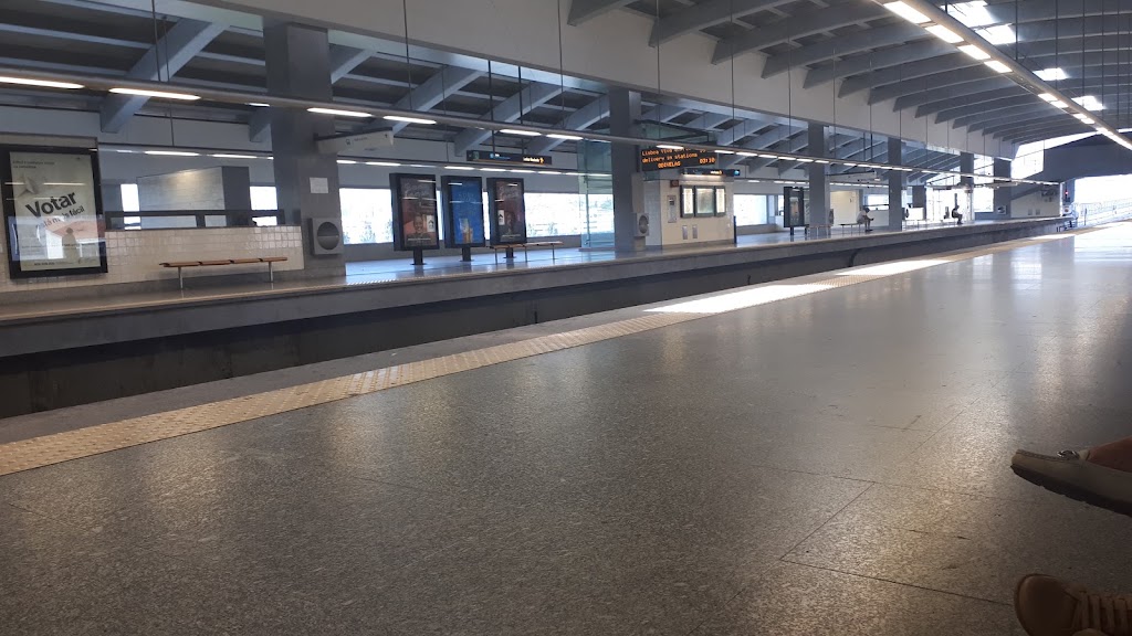 Fachada de Sr. Roubado (Metro)