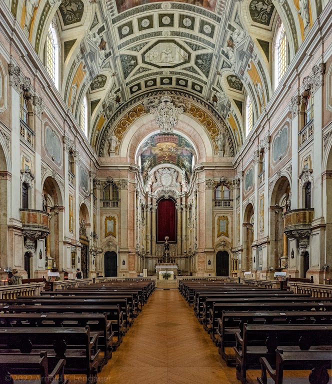Fachada de Igreja de Nossa Senhora da Encarnação de Lisboa