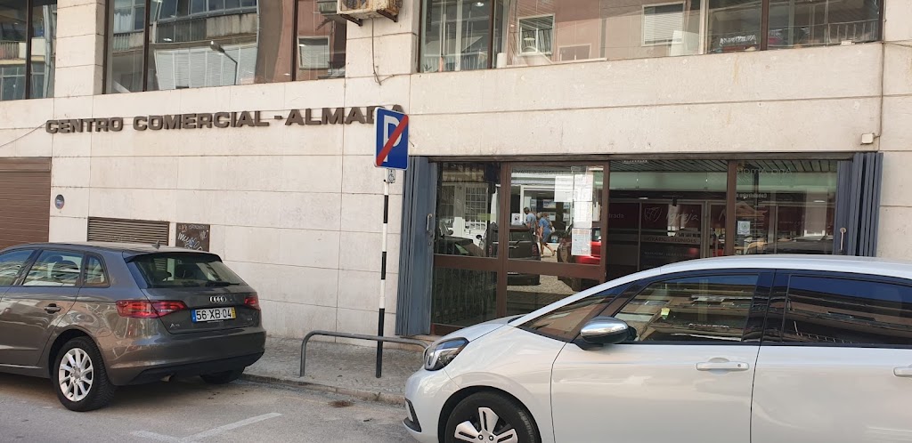 Fachada de Igreja Maná Almada