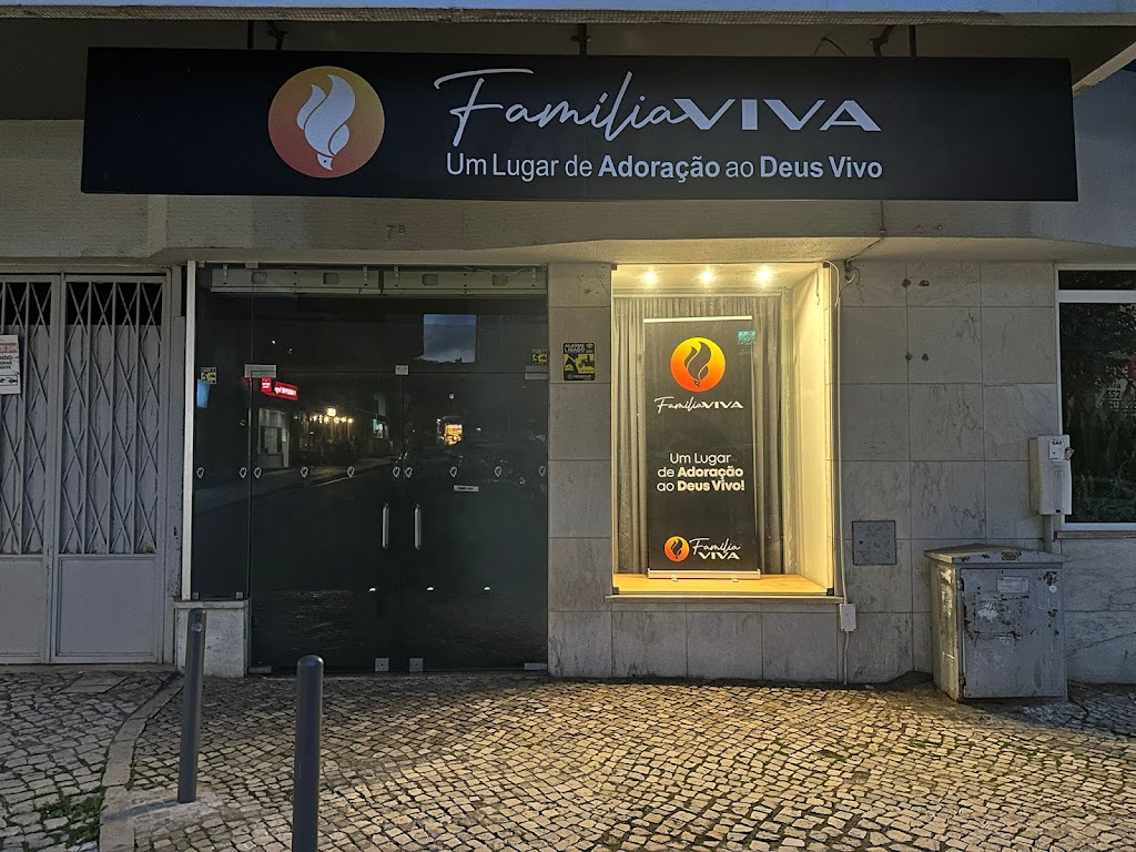 Fachada de Família Viva em Almada