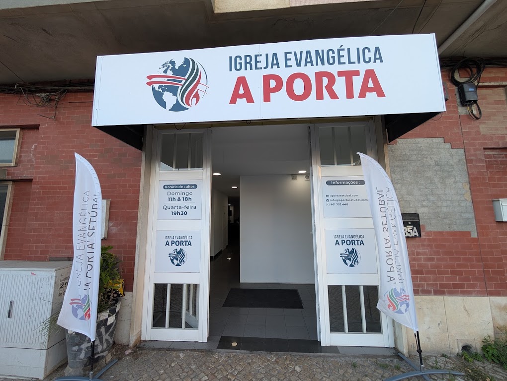 Fachada de Igreja Evangélica a Porta Setúbal