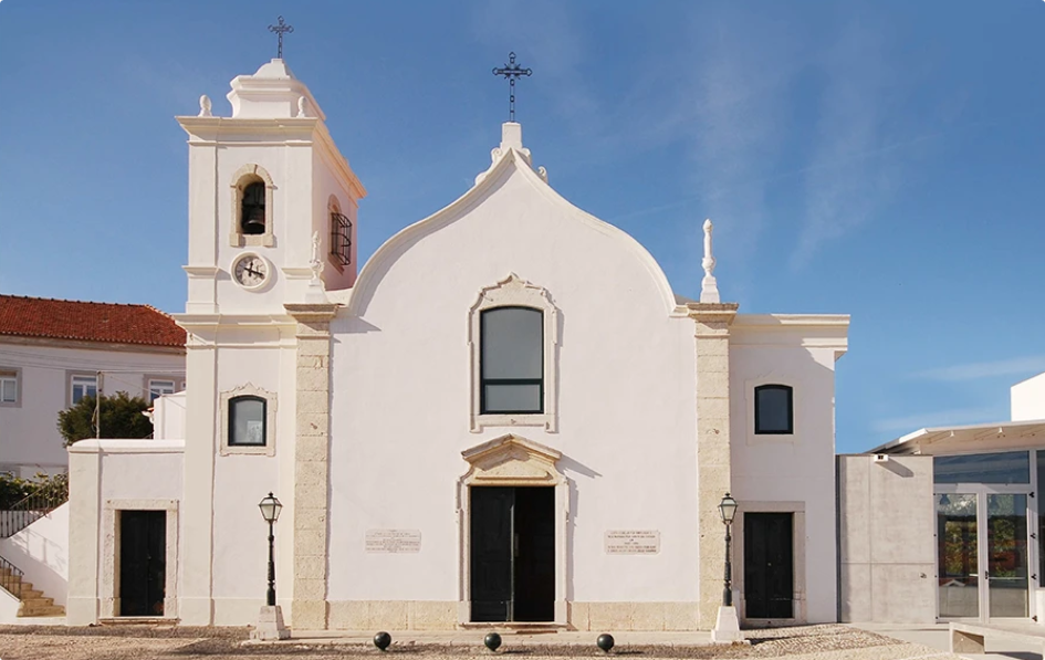 Fachada de Igreja Paroquial de Nossa Senhora das Dores