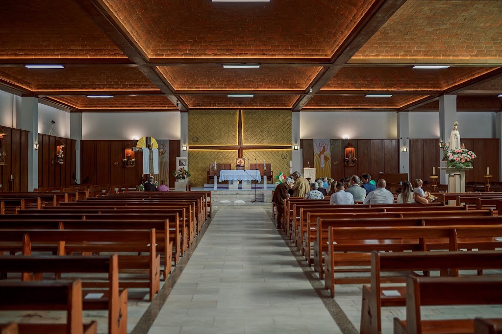 Fachada de Igreja do Santíssimo Redentor da Damaia