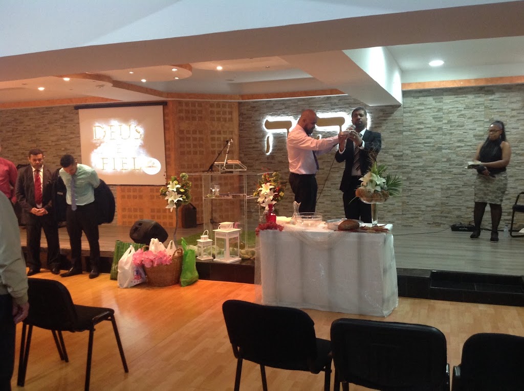 Fachada de Assembleia de Deus Poder e Milagres