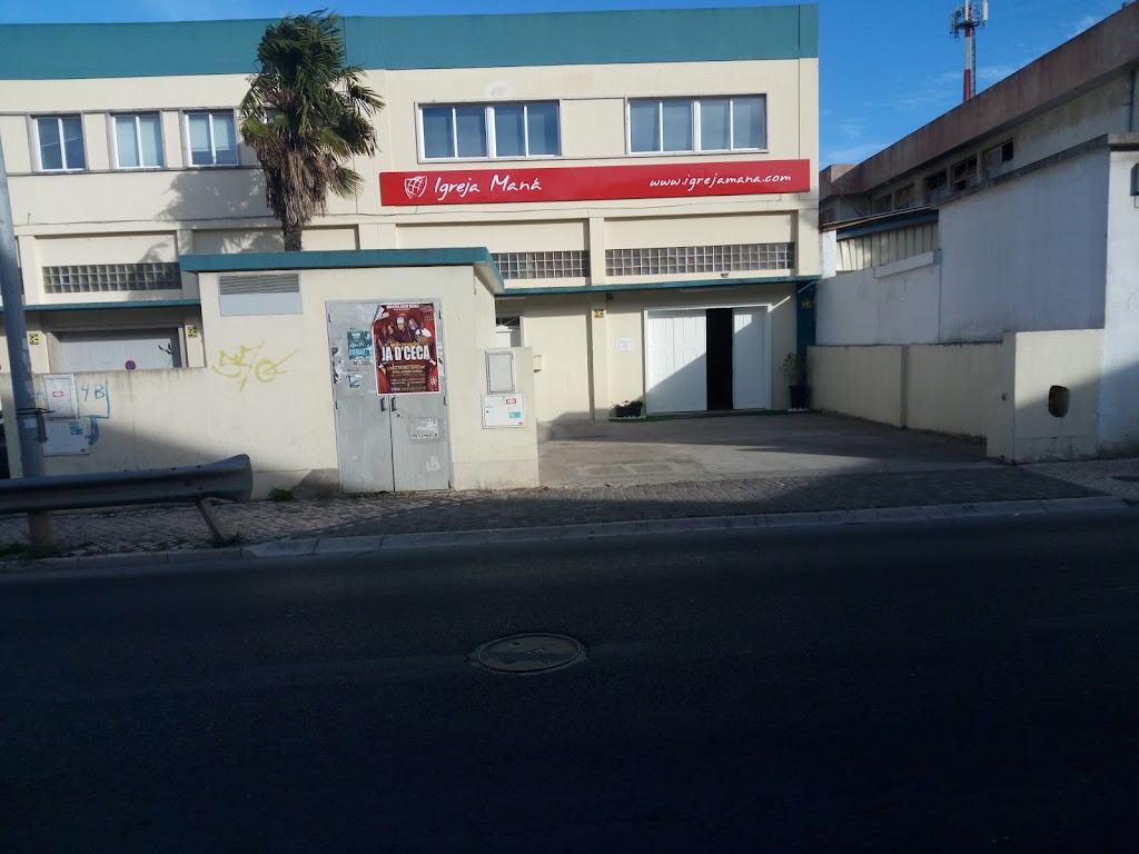 Fachada de Igreja Maná Amadora