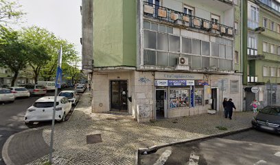 Fachada de Centro Clínico Bairro Janeiro