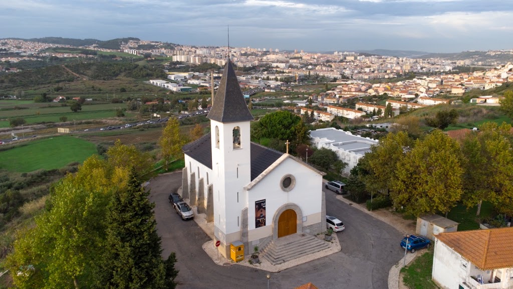 Fachada de Igreja Paroquial da Sagrada Família da Pontinha